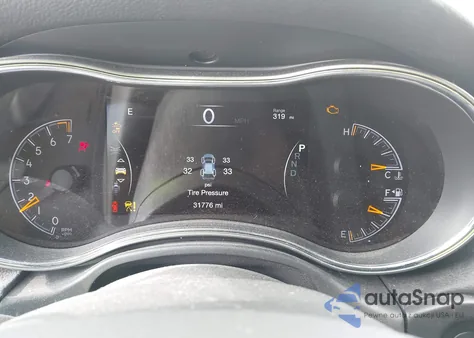 2021 Jeep Grand Cherokee 80Th Anniversary 4X4 z USA, uszkodzony, nr VIN 1C4RJFBG5MC840331